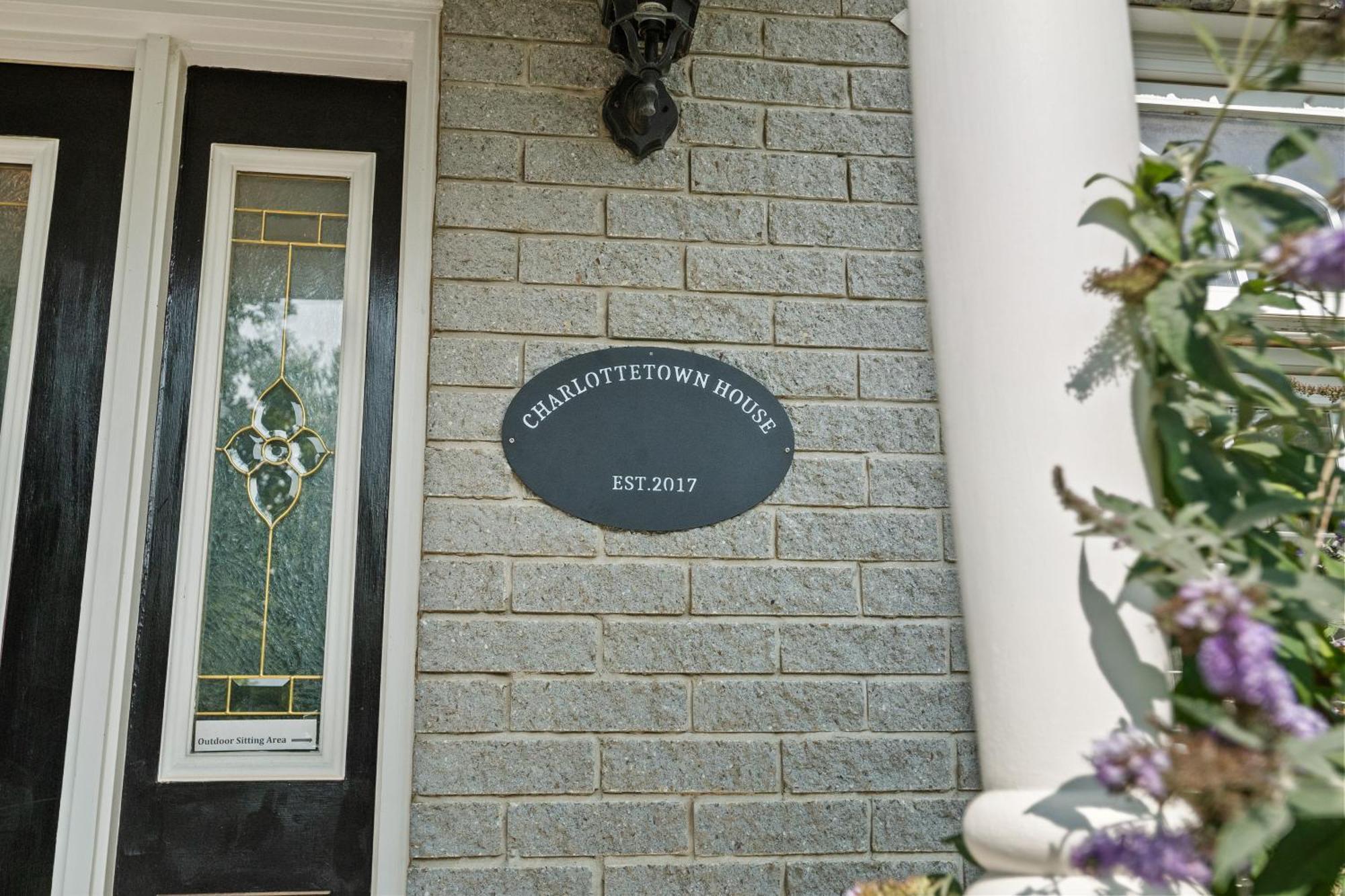 Charlottetown House Bed and Breakfast Niagara-on-the-Lake Buitenkant foto